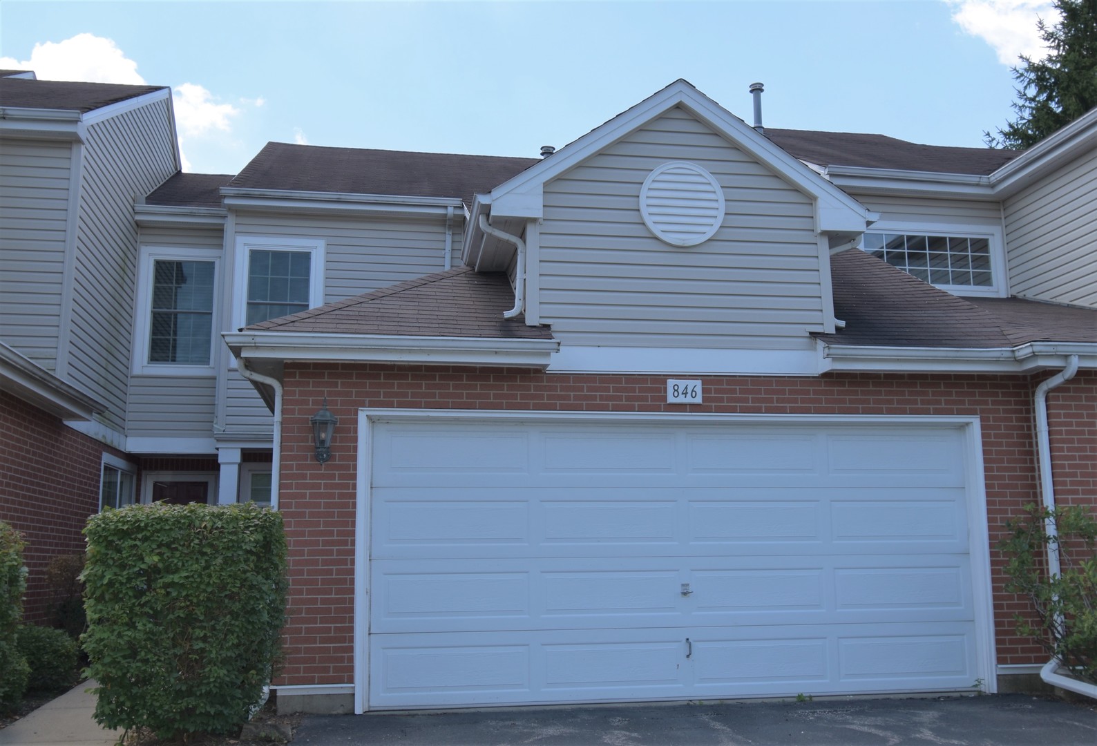 846 Old Checker Road Buffalo Grove, IL 60089 - Photo 1 of 21