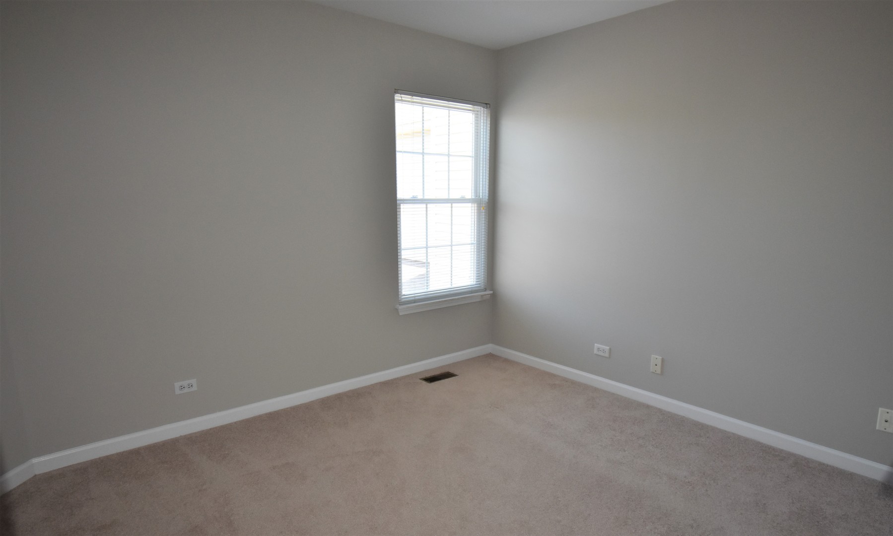 846 Old Checker Road Buffalo Grove, IL 60089 - Photo 15 of 21