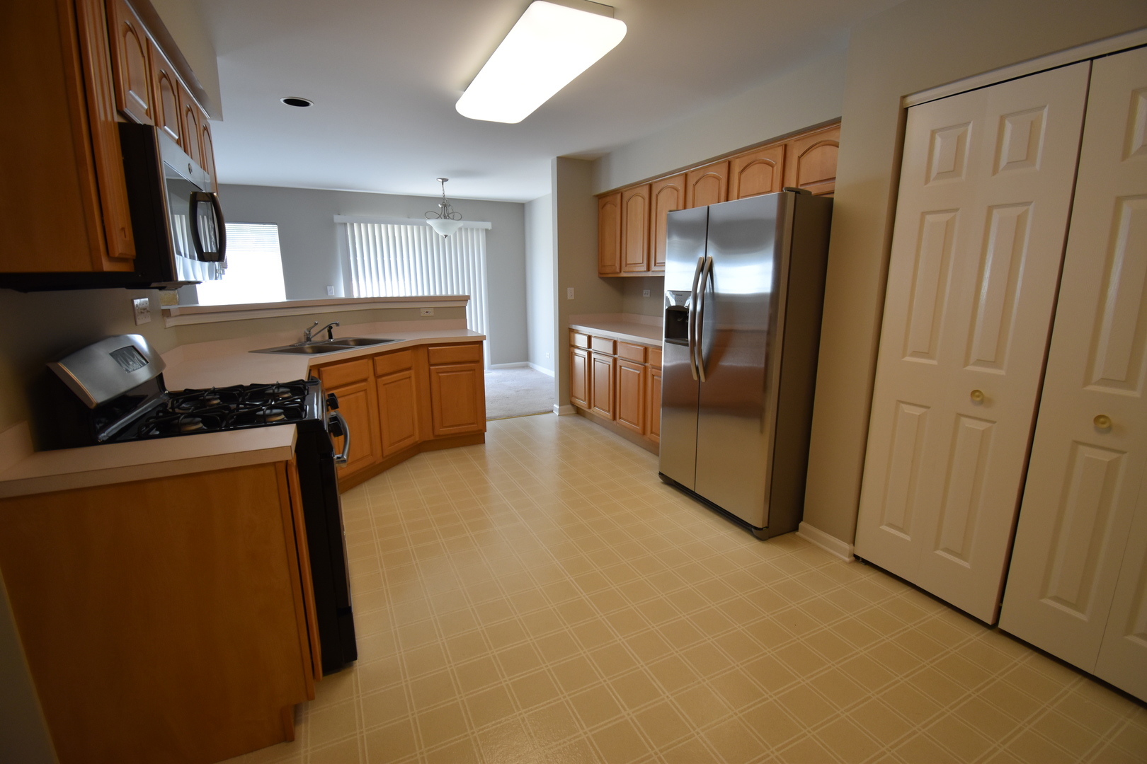 846 Old Checker Road Buffalo Grove, IL 60089 - Photo 3 of 21