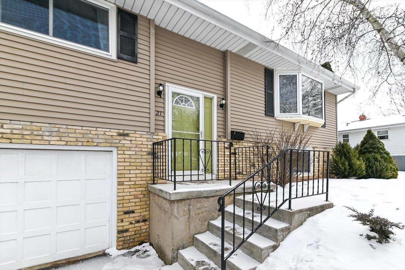 21 Meadowlark Drive Madison, WI 53714 - Photo 3 of 55