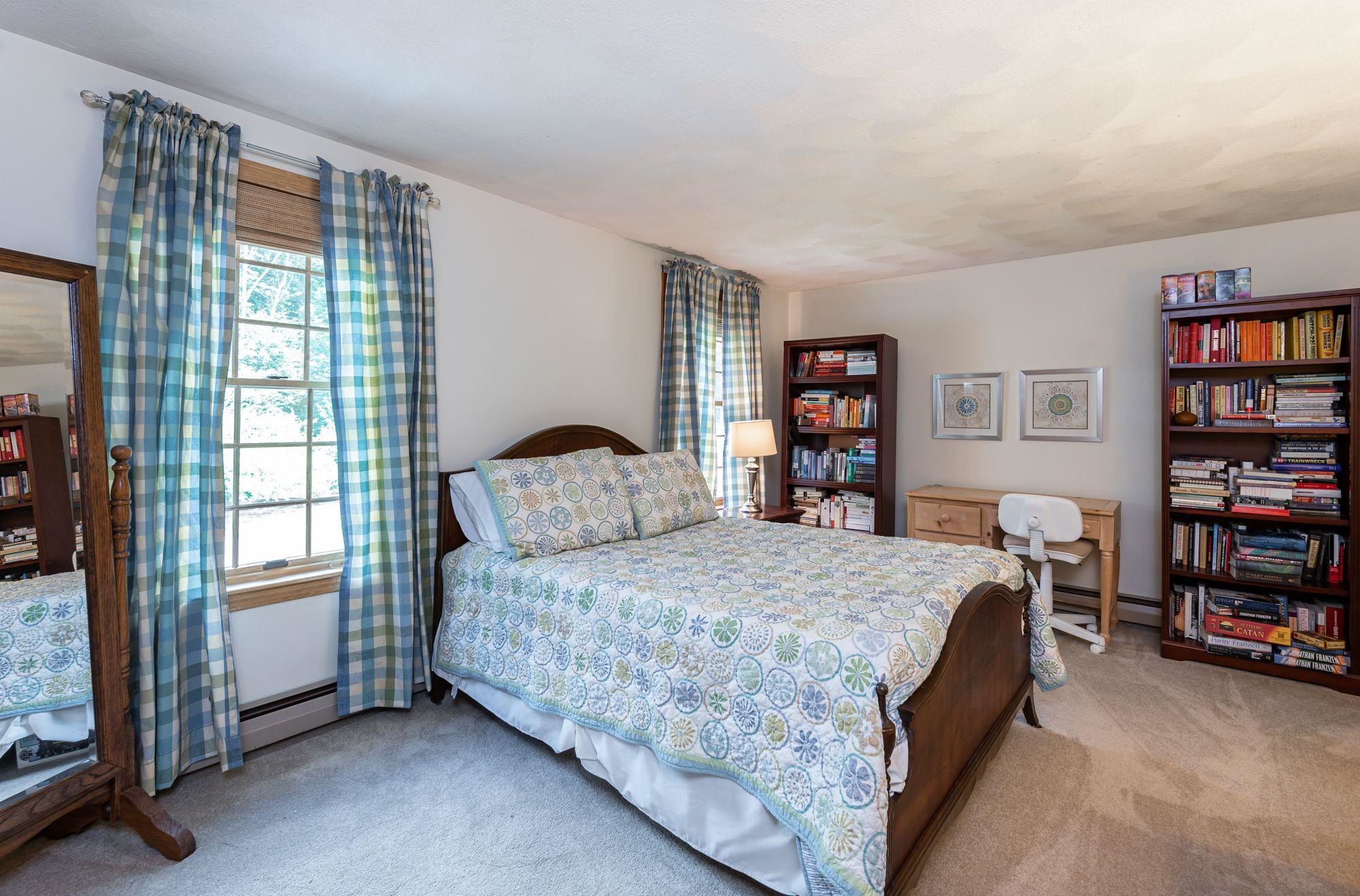 138 Kendall Pond Road Windham, NH 03087 - Photo 26 of 37