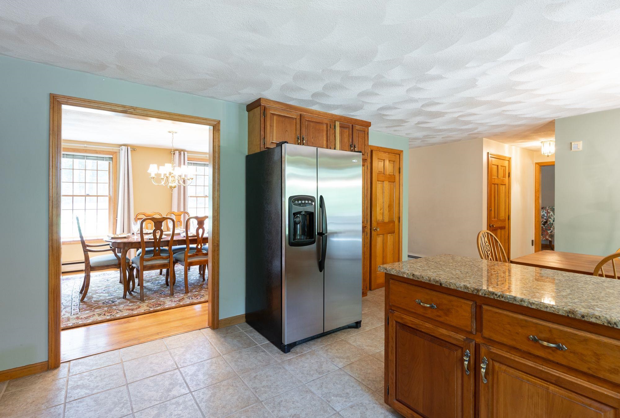 138 Kendall Pond Road Windham, NH 03087 - Photo 10 of 37