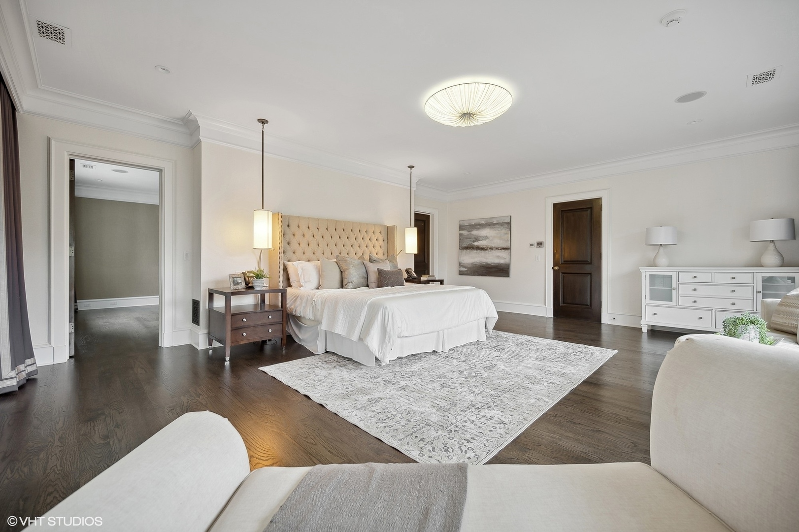 931 Sunset Road Winnetka, IL 60093 - Photo 37 of 42 a living room with furniture and a wooden floor