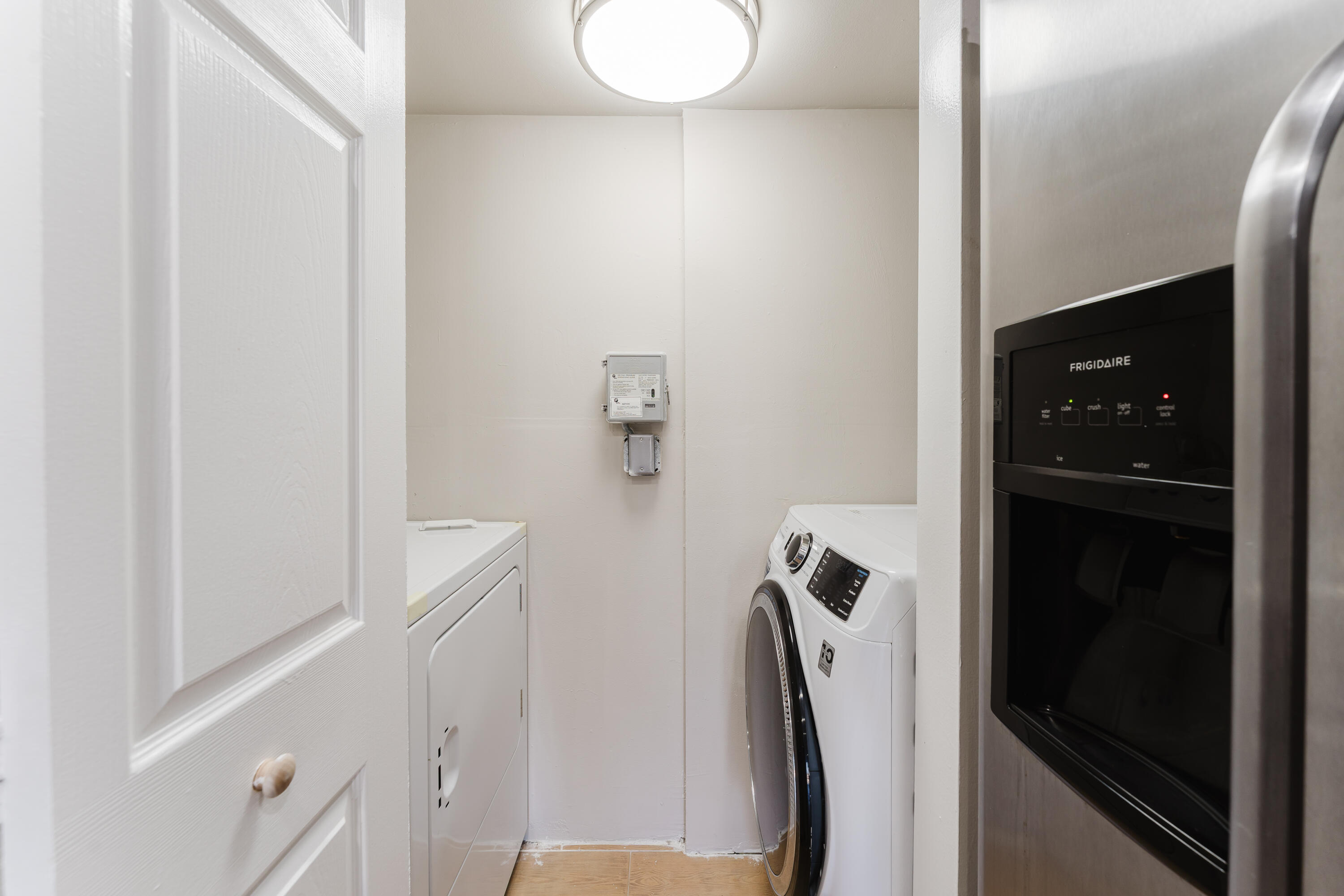 859 Jeffery Street, Unit 208 Boca Raton, FL 33487 - Photo 21 of 39 a view of a hallway