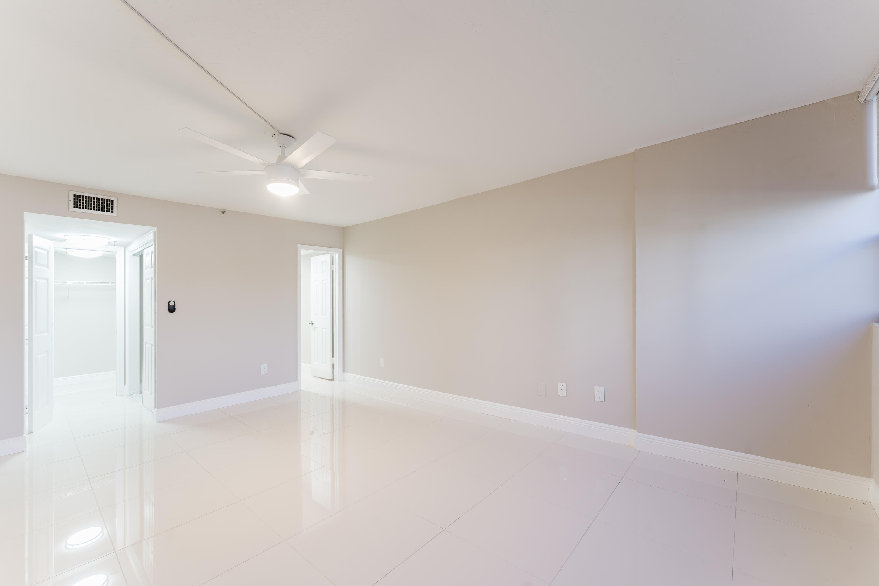 859 Jeffery Street, Unit 208 Boca Raton, FL 33487 - Photo 34 of 39 a view of an empty room