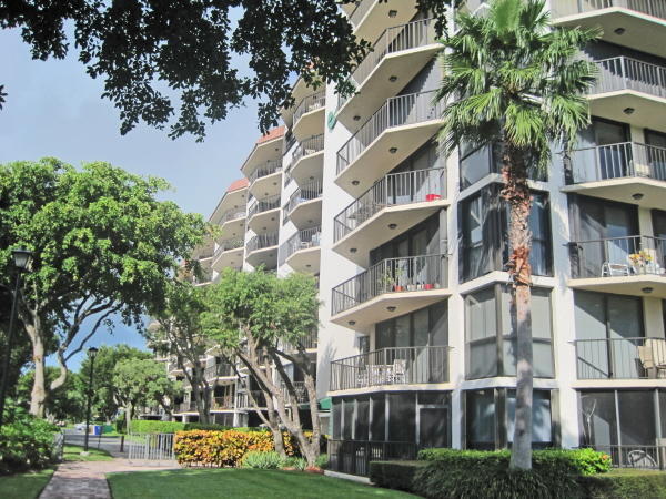 859 Jeffery Street, Unit 208 Boca Raton, FL 33487 - Photo 9 of 39 a view of a building with a garden