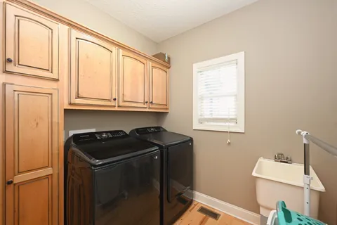 a view of entryway and hall