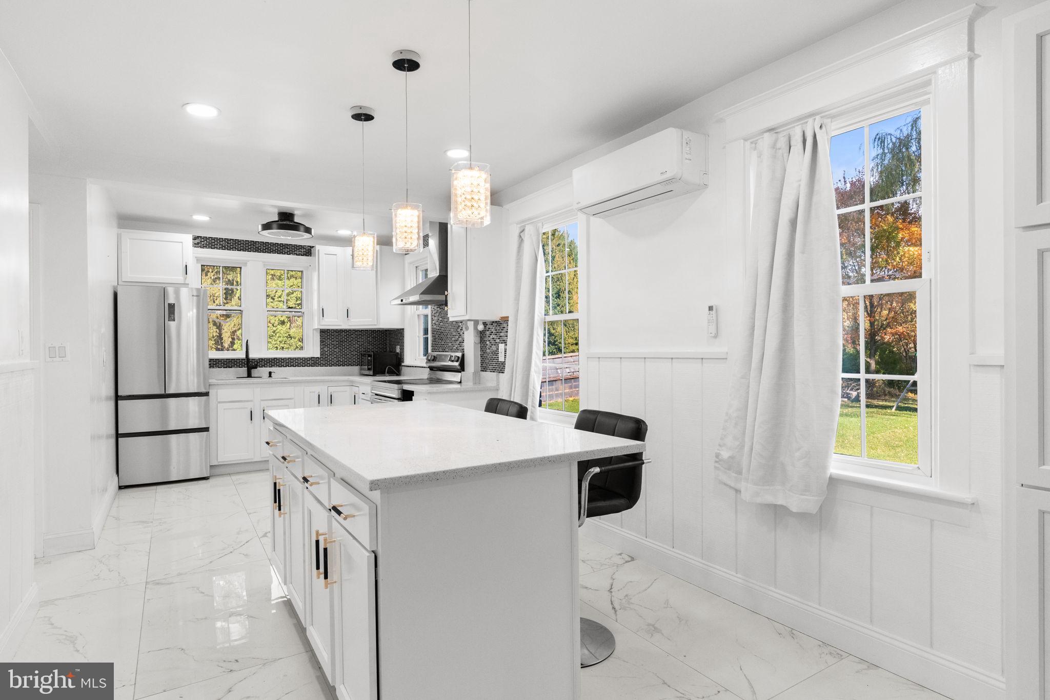 1439 Seidersville Road Bethlehem, PA 18015 - Photo 4 of 55 Gallery Image 4