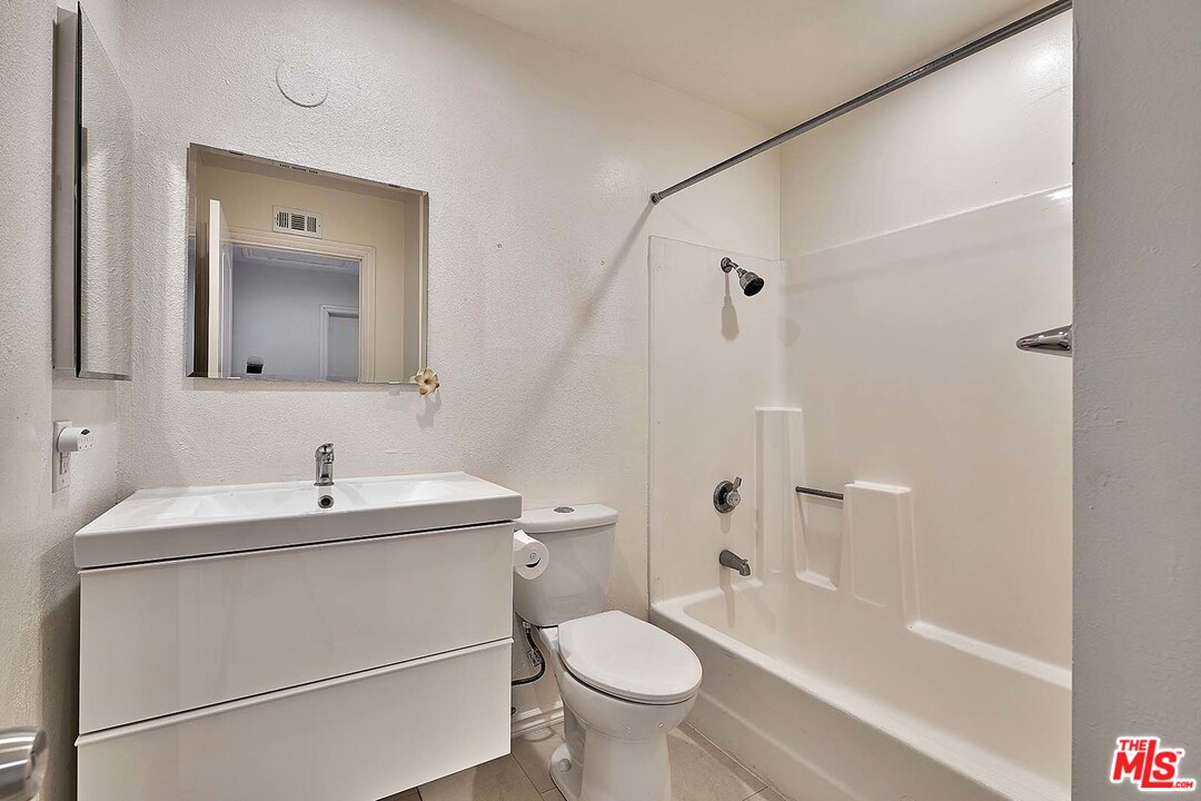 12219 Foster Road Norwalk, CA 90650 - Photo 15 of 24 Gallery Image 15