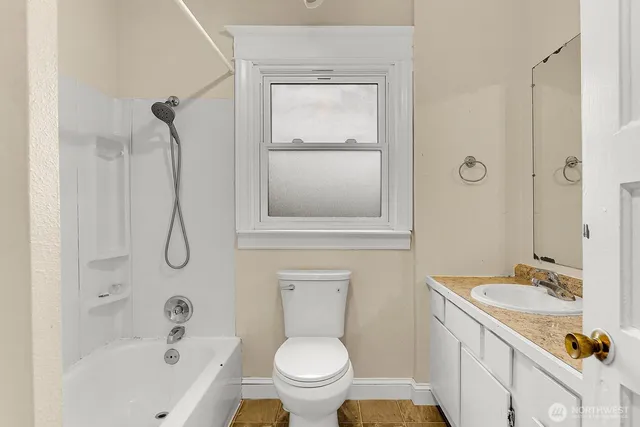 $849,950 | 1814 East Cherry Street, Seattle, WA 98122