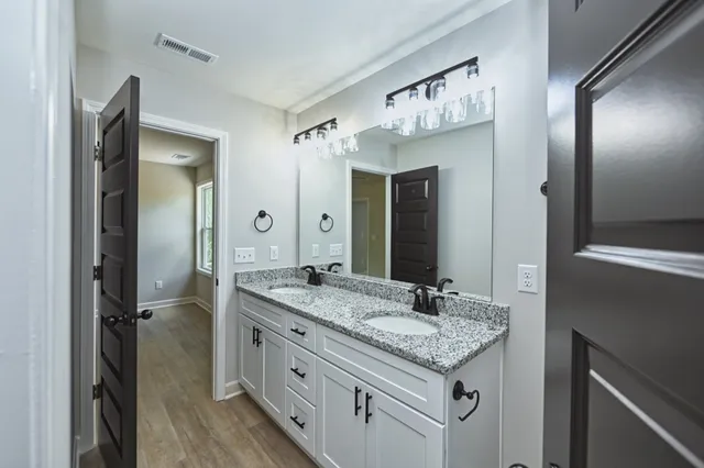 $2,195 | 146 North Trigg Avenue, Unit 120, Gallatin, TN 37066