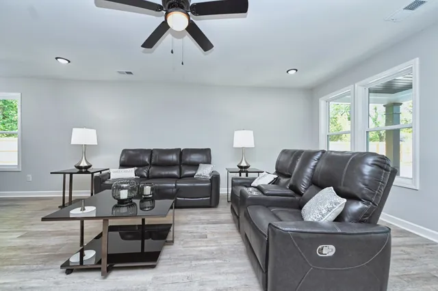 $2,195 | 146 North Trigg Avenue, Unit 120, Gallatin, TN 37066