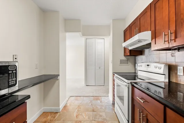 $540,000 | 50 Longwood Avenue, Unit 611, Brookline, MA 02446