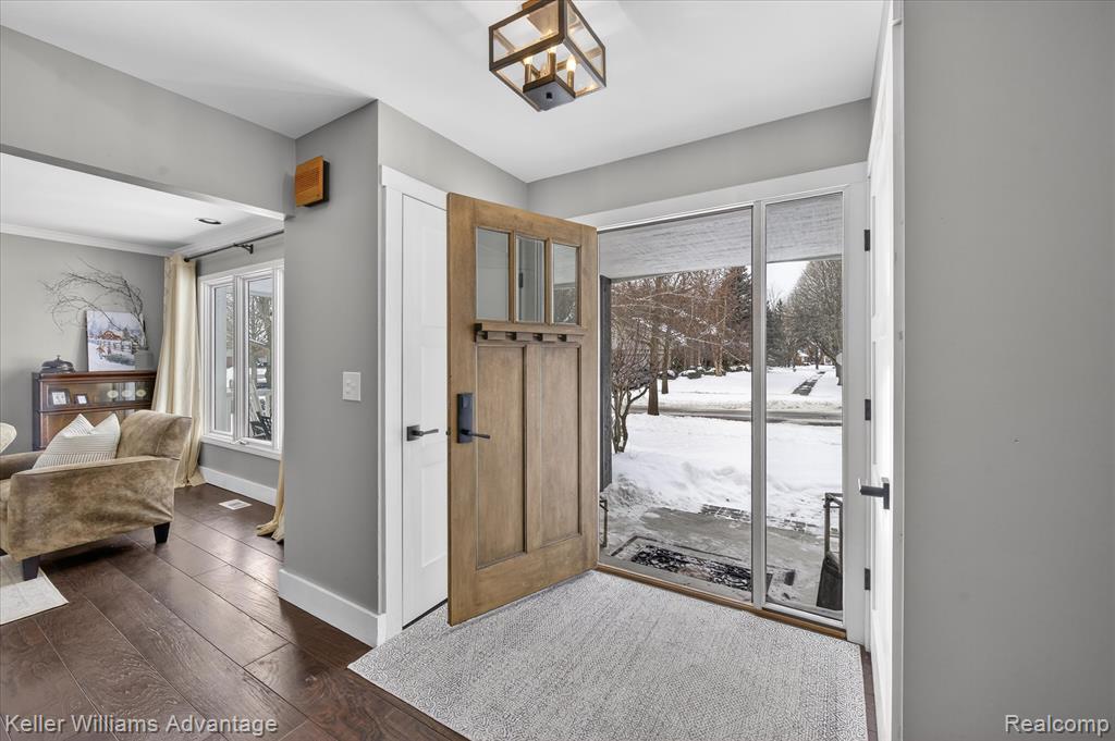 47707 Rochester Drive Novi, MI 48374 - Photo 2 of 47 Gallery Image 2