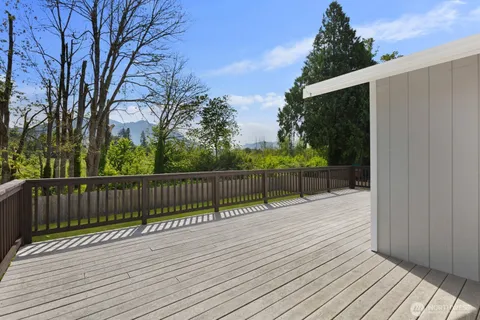 $1,100,000 | 38505 Southeast 86th Place, Snoqualmie, WA 98065