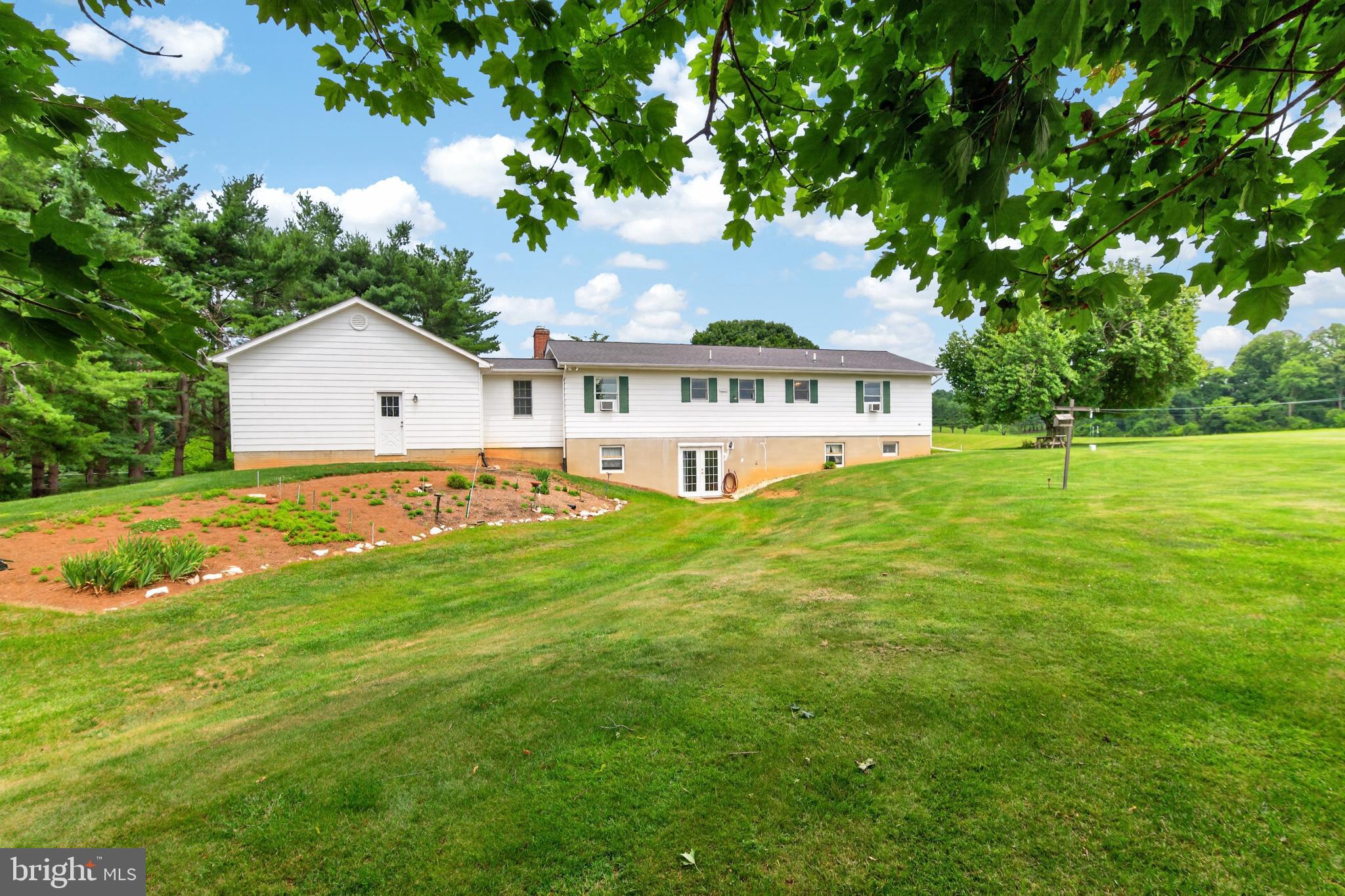 13835 Howard Road Dayton, MD 21036 - Photo 39 of 43 Rear views of home