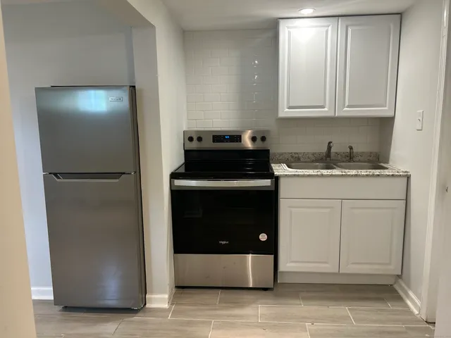 $1,800 | 67 Yarwood Street, Stratford, CT 06615