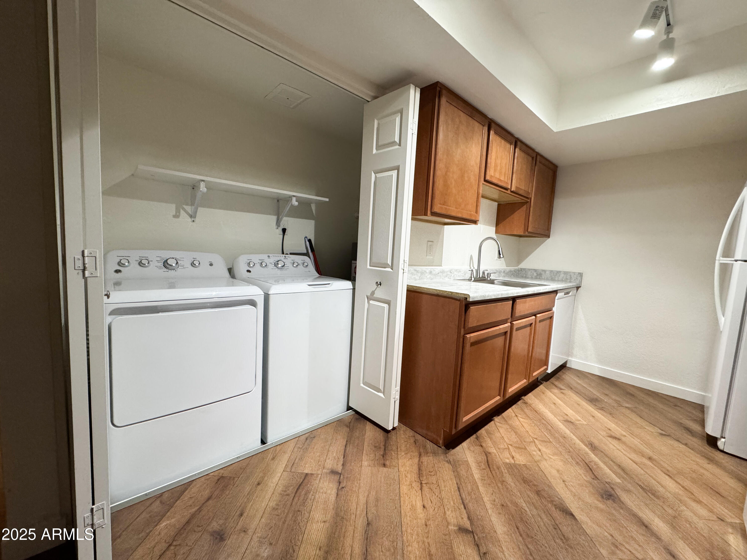 10215 North 8th Avenue, Unit 1 Phoenix, AZ 85021 - Photo 16 of 21 a utility room with dryer and washer