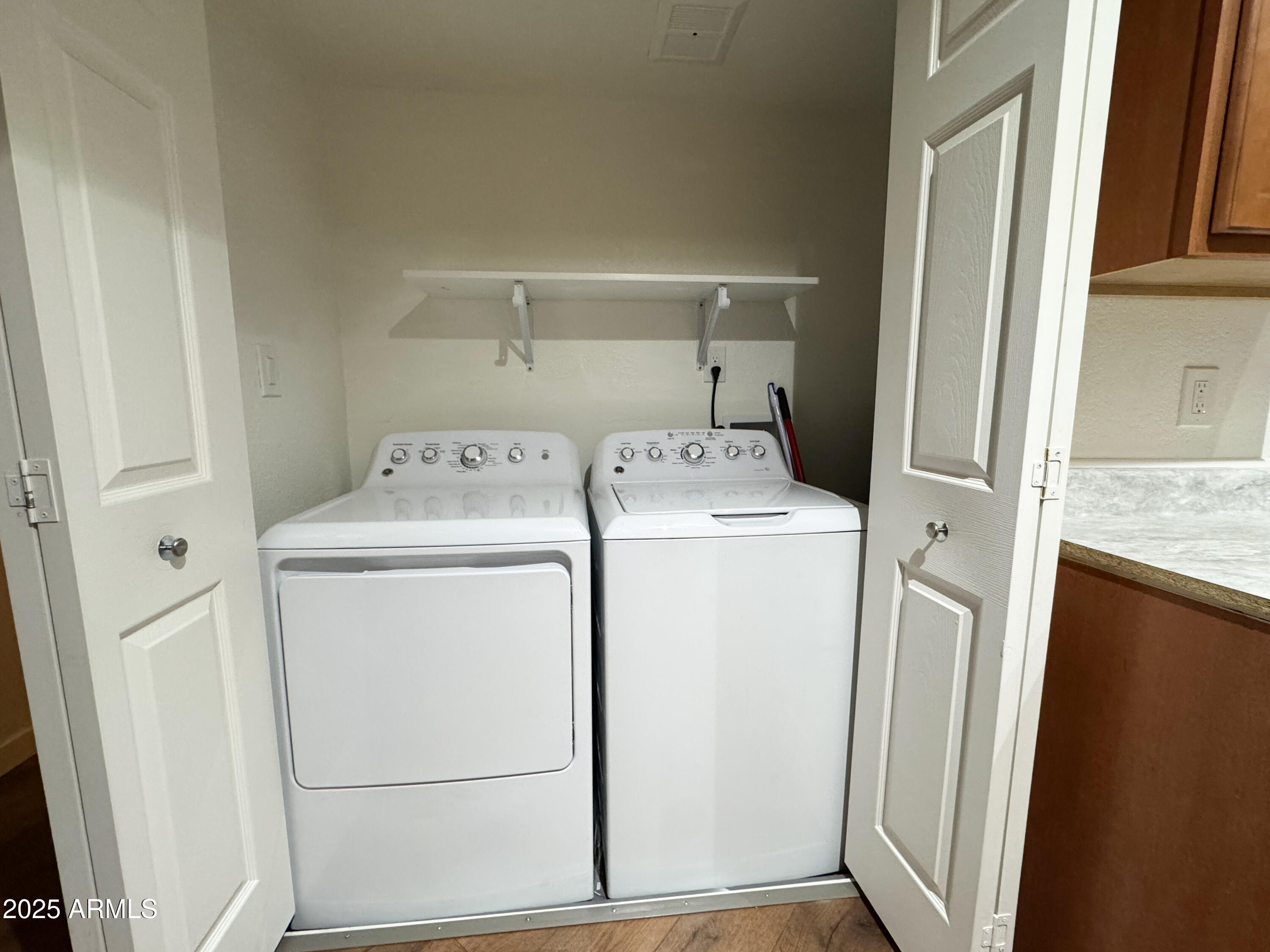 10215 North 8th Avenue, Unit 1 Phoenix, AZ 85021 - Photo 17 of 21 a utility room with dryer and washer