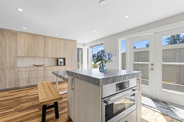 $1,999,000 | 2500 171 Avenue Southeast, Bellevue, WA 98008