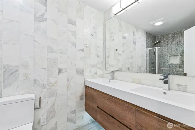 $1,999,000 | 2500 171 Avenue Southeast, Bellevue, WA 98008