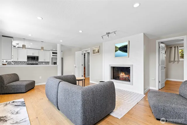 $1,999,000 | 2500 171 Avenue Southeast, Bellevue, WA 98008