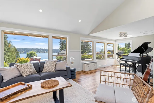 $1,999,000 | 2500 171 Avenue Southeast, Bellevue, WA 98008