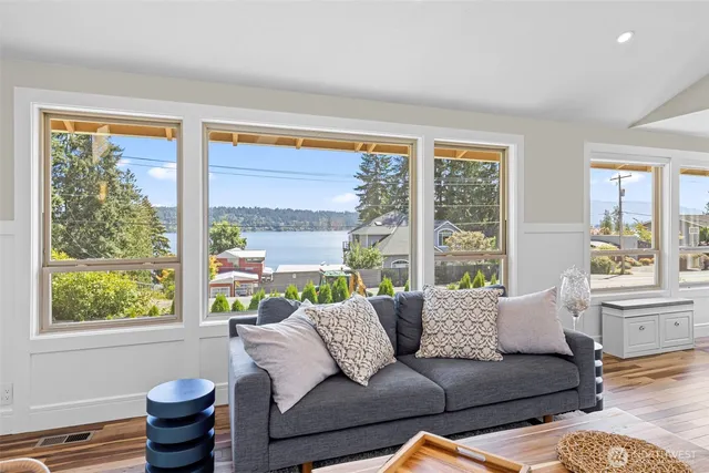 $1,999,000 | 2500 171 Avenue Southeast, Bellevue, WA 98008