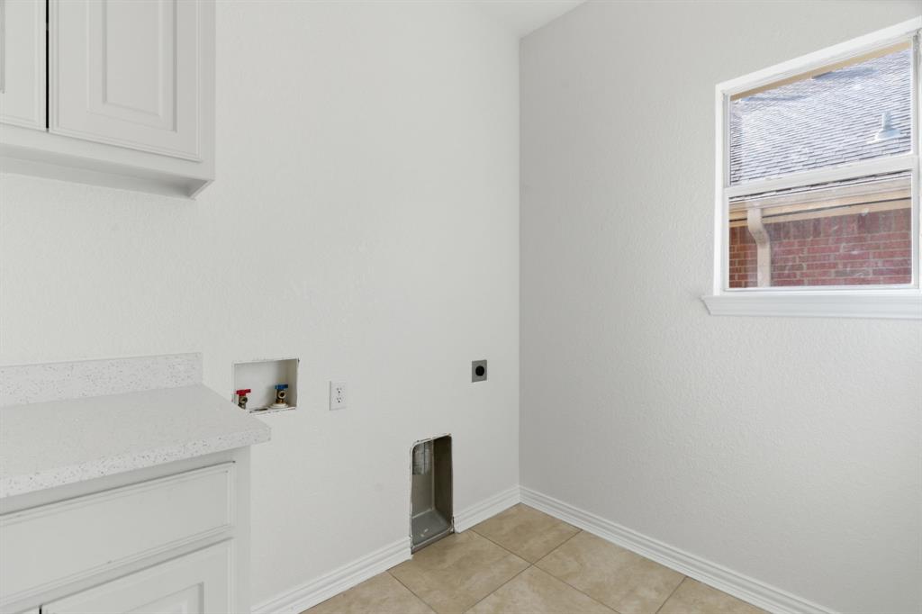 813 Chase Circle Hurst, TX 76053 - Photo 24 of 40 a view of room with window