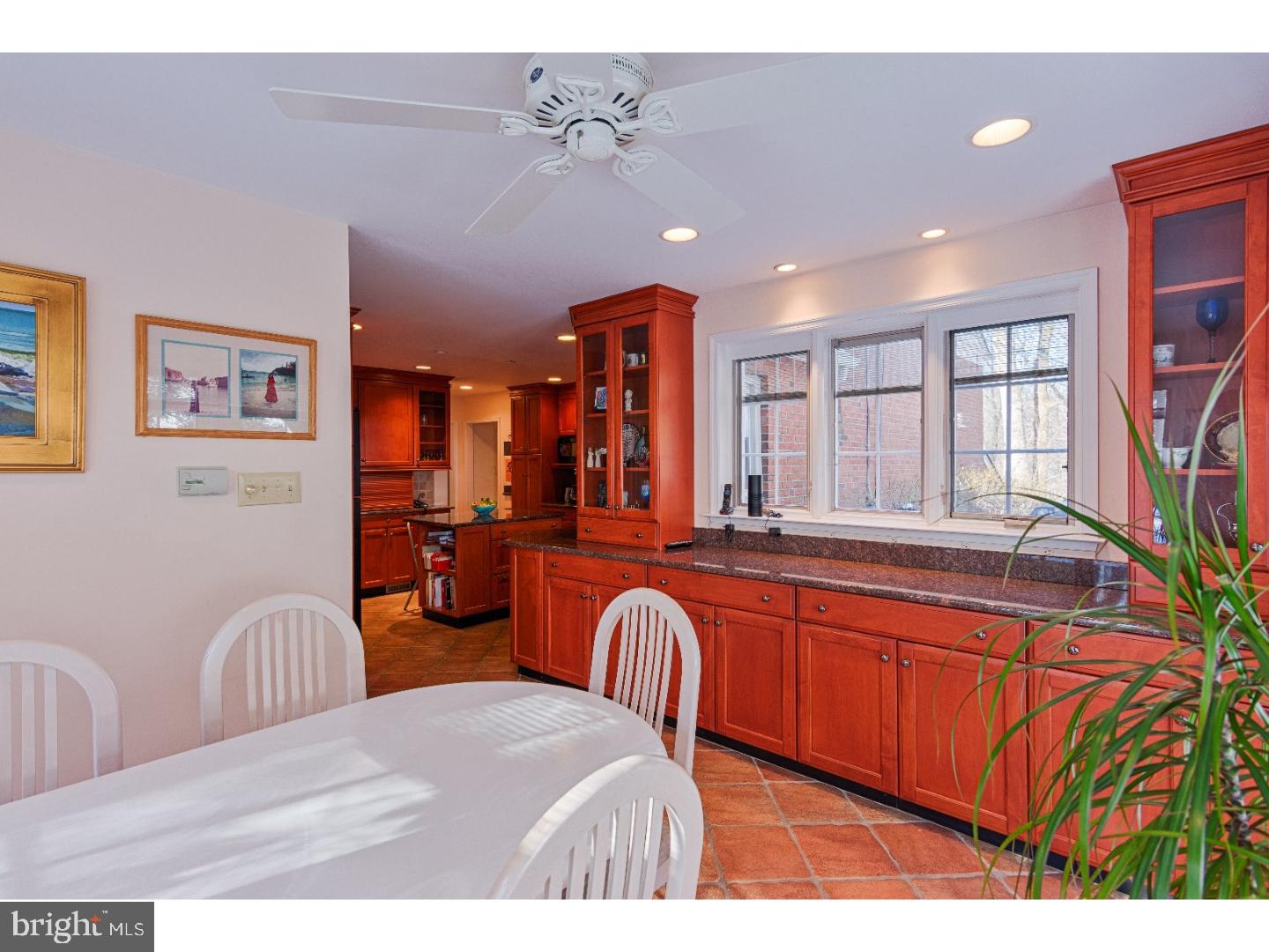 2752 South Kent Road Broomall, PA 19008 - Photo 11 of 25 Gallery Image 11
