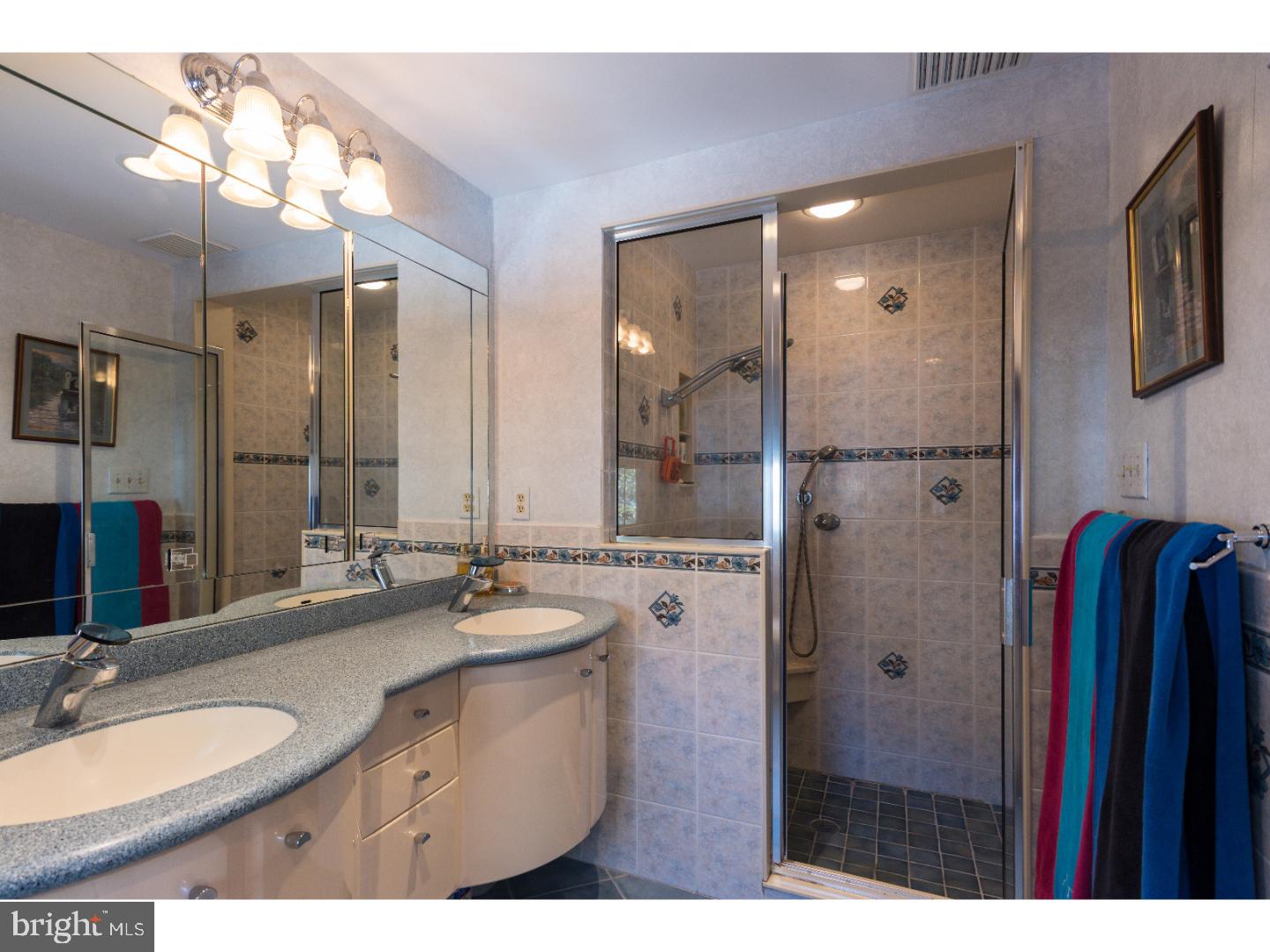 2752 South Kent Road Broomall, PA 19008 - Photo 17 of 25 Bathroom