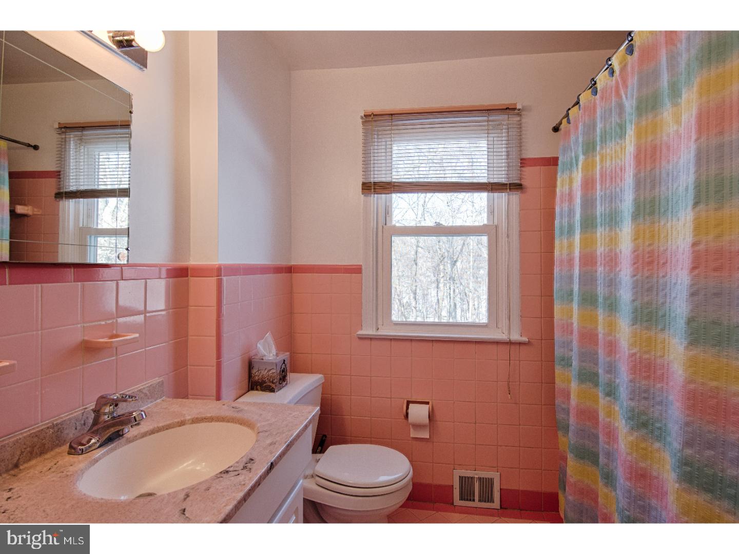 2752 South Kent Road Broomall, PA 19008 - Photo 20 of 25 Bathroom