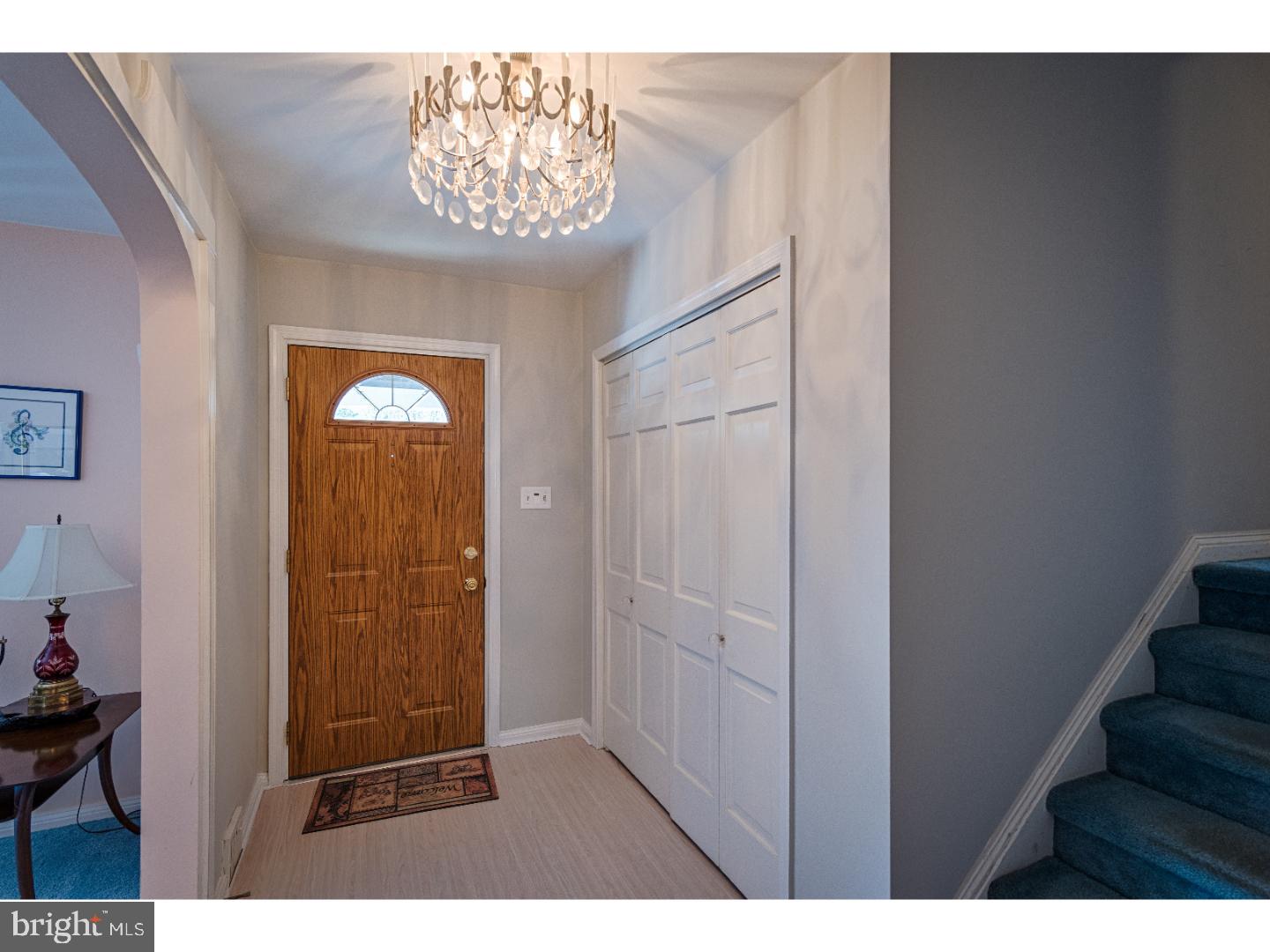 2752 South Kent Road Broomall, PA 19008 - Photo 4 of 25 Foyer