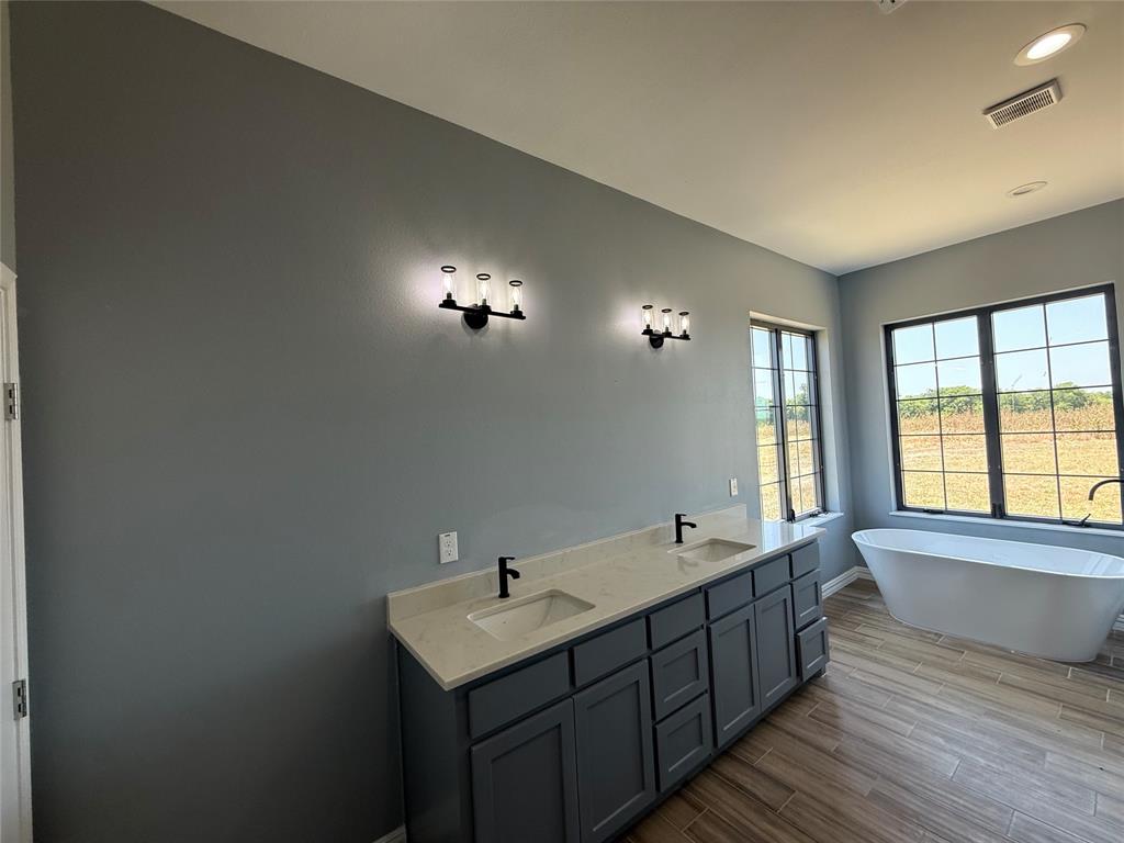 1405 County Road 247 Valley View, TX 76272 - Photo 12 of 40