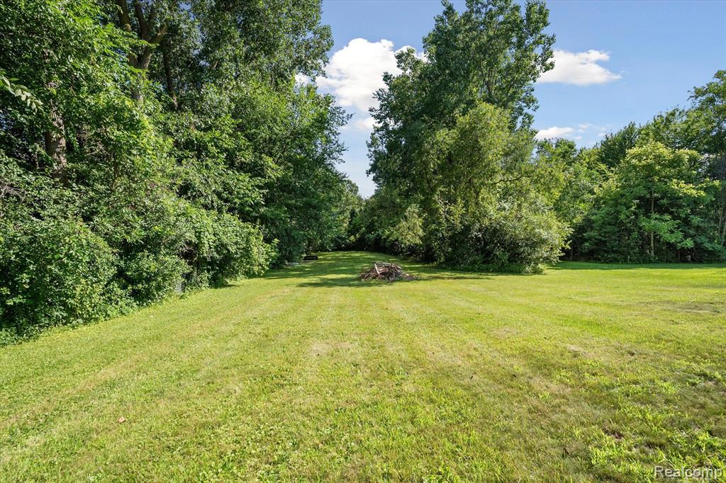 29043 Grix Road New Boston, MI 48164 - Photo 39 of 41
