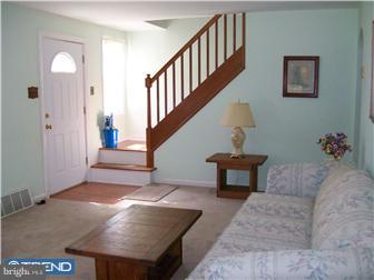 5 Forklanding Road Cinnaminson, NJ 08077 - Photo 3 of 12 Living Room