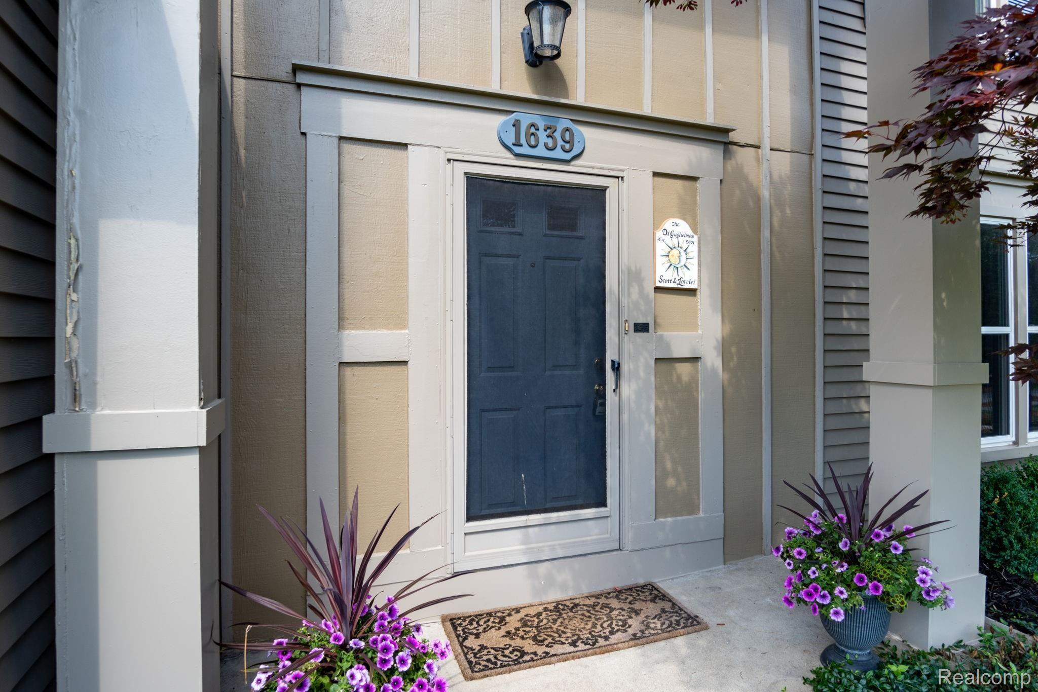 1639 Grandview Drive Rochester, MI 48306 - Photo 2 of 29 Welcoming front porch