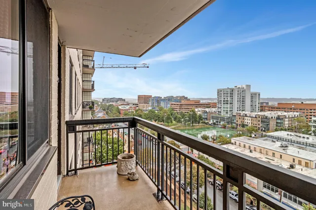 $340,000 | 801 North Pitt Street, Unit 1006, Alexandria, VA 22314