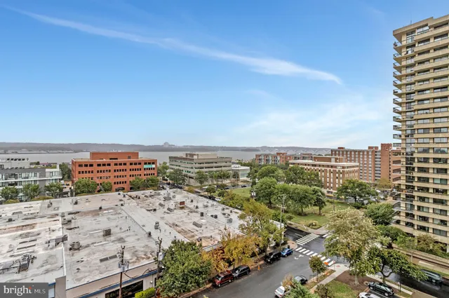 $340,000 | 801 North Pitt Street, Unit 1006, Alexandria, VA 22314