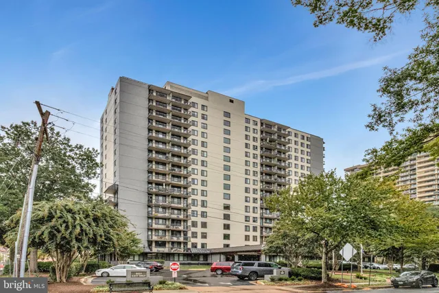 $340,000 | 801 North Pitt Street, Unit 1006, Alexandria, VA 22314