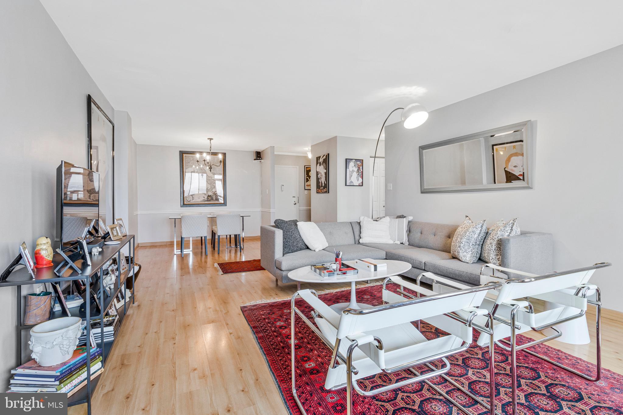 801 North Pitt Street, Unit 1006 Alexandria, VA 22314 - Photo 9 of 30 Open and airy