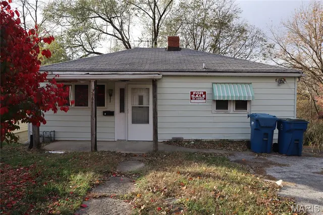 $62,500 | 3064 Alby Street, Alton, IL 62002