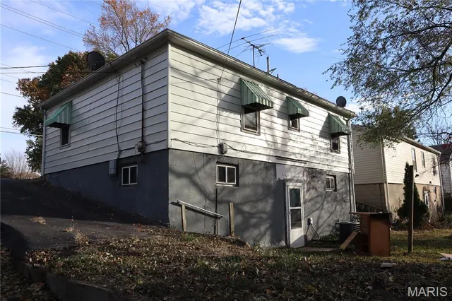 $62,500 | 3064 Alby Street, Alton, IL 62002