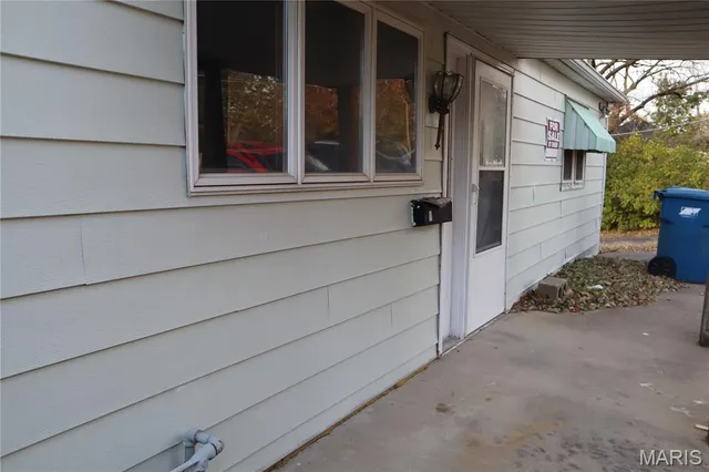 $62,500 | 3064 Alby Street, Alton, IL 62002