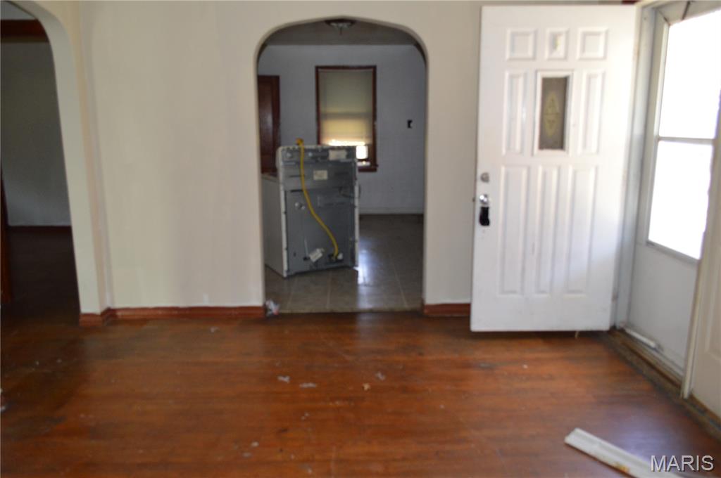 3064 Alby Street Alton, IL 62002 - Photo 4 of 26