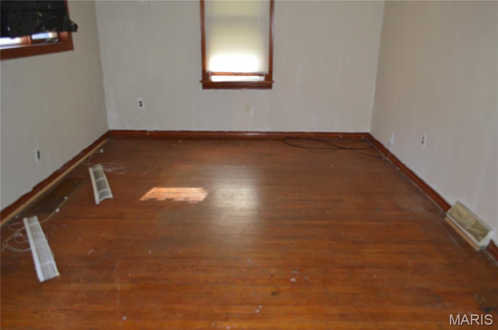 3064 Alby Street Alton, IL 62002 - Photo 5 of 26