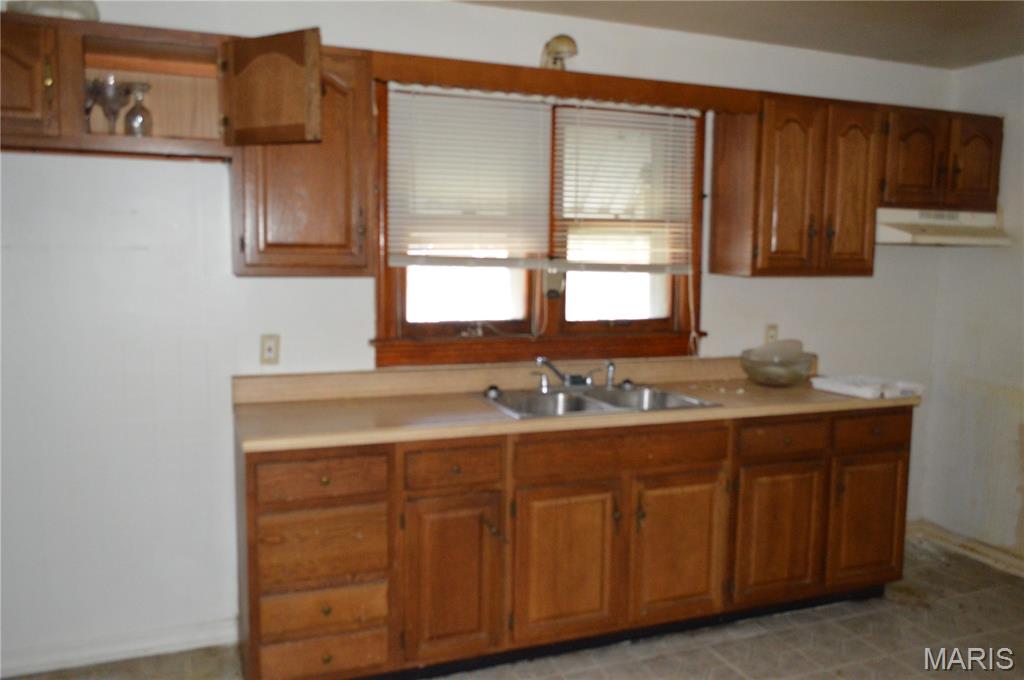 3064 Alby Street Alton, IL 62002 - Photo 7 of 26