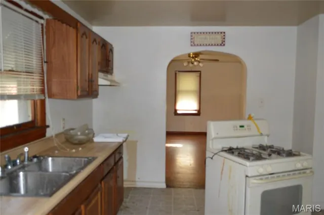 $62,500 | 3064 Alby Street, Alton, IL 62002