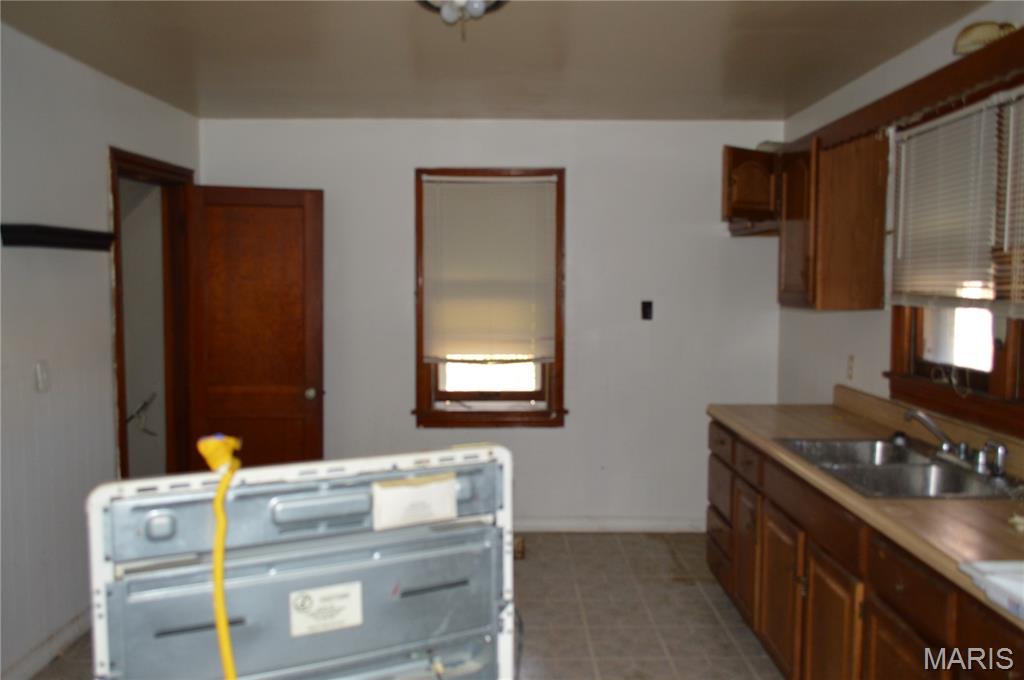 3064 Alby Street Alton, IL 62002 - Photo 9 of 26