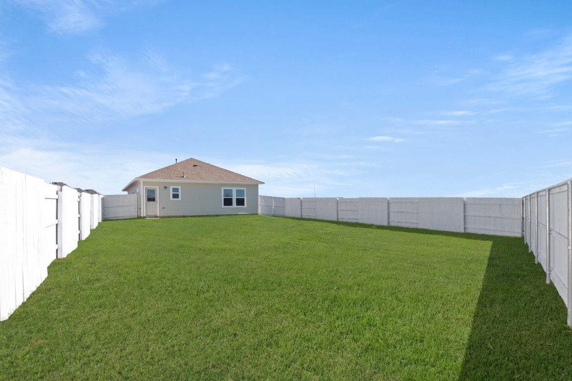 108 Summer Drive Elgin, TX 78621 - Photo 35 of 35 a view of a back yard